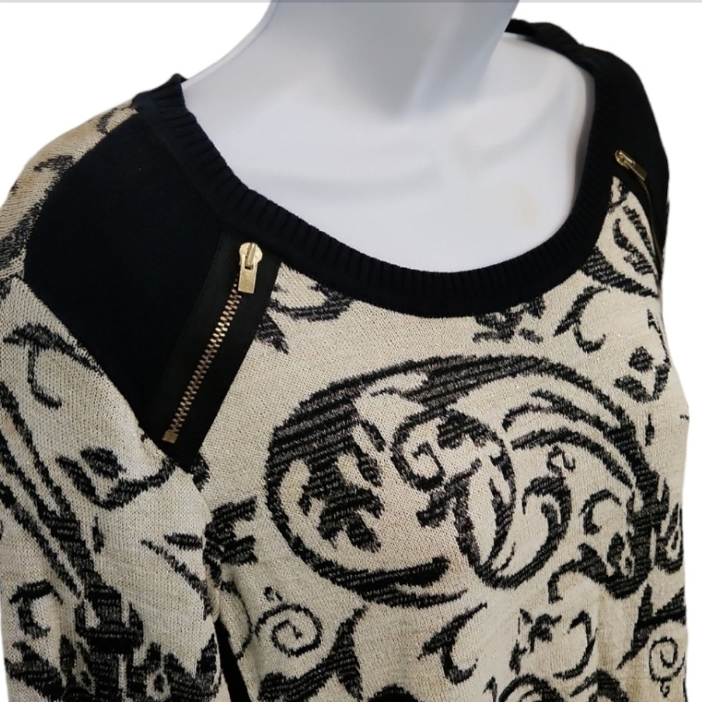 NWT Chico's Gold Metallic Thread Zipper Detail Top - Picture 2 of 6